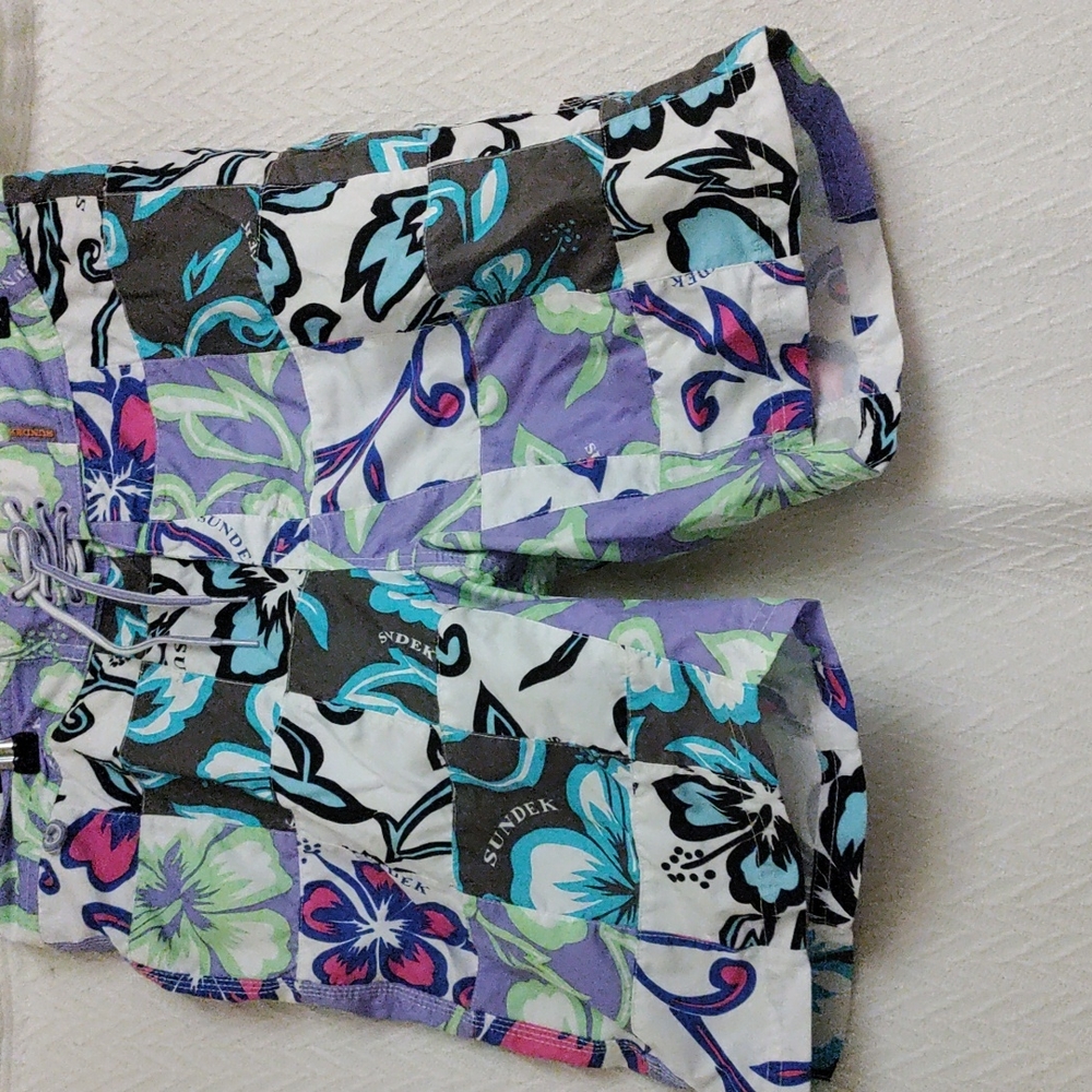 NWOT Sundek men's White Swim Trunks With Flowers Pattern